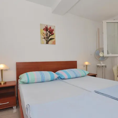 Amazing Apartment In Okrug Gornji With Wifi