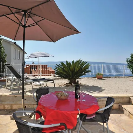 Amazing Apartment In Okrug Gornji With Wifi Apartment *