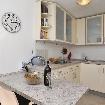 Apartment Bulicica Bok III Апартаменты *